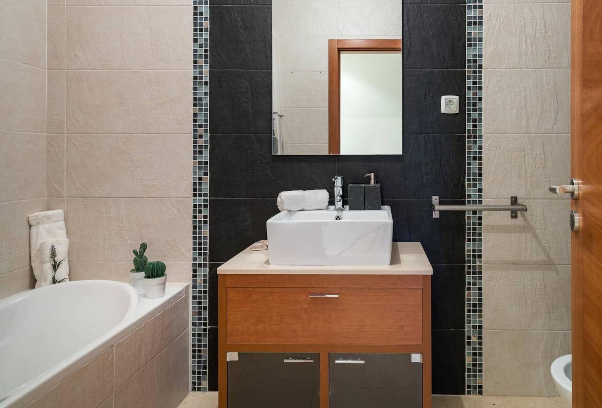 2 Bedroom Relax In Alvor By Innkeeper 외부 사진